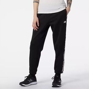 NWT Women’s Medium (30” X 30”) New Balance Relentless Performance Fleece Pants
